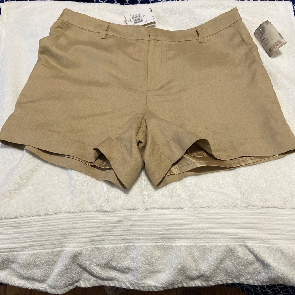 Carmen Marc Valvo Linen Beige Shorts Size: 12